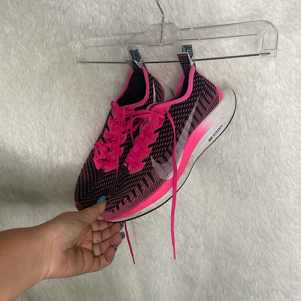 Nike zoom sneakers